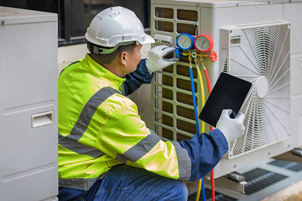 Professional Ac Installation technician working in Century, FL